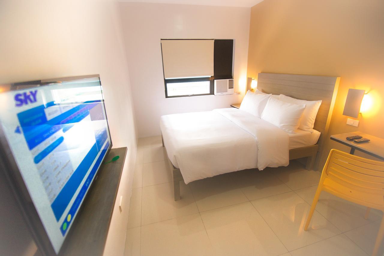 Felix Residences Cebu Buitenkant foto