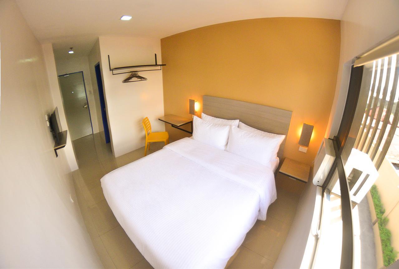 Felix Residences Cebu Buitenkant foto